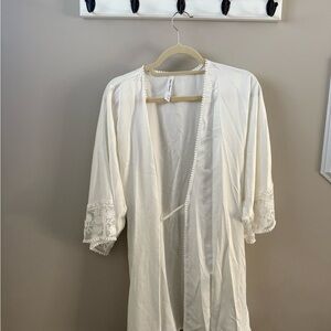 Flora Nikrooz Cream and White Lace Kiley Robe